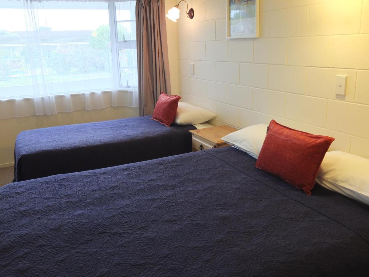Colonial Court Motel Кембридж Экстерьер фото