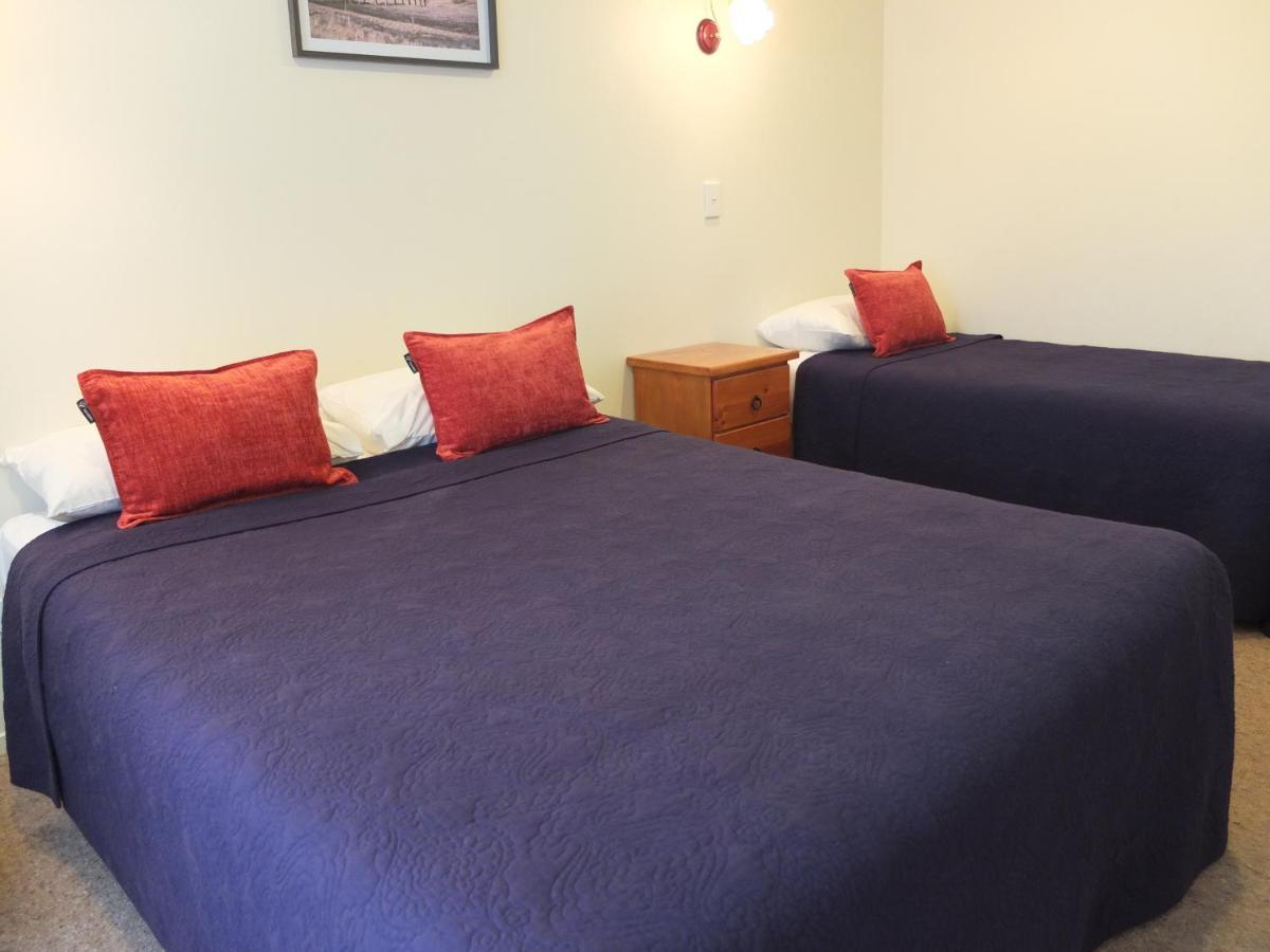 Colonial Court Motel Кембридж Экстерьер фото