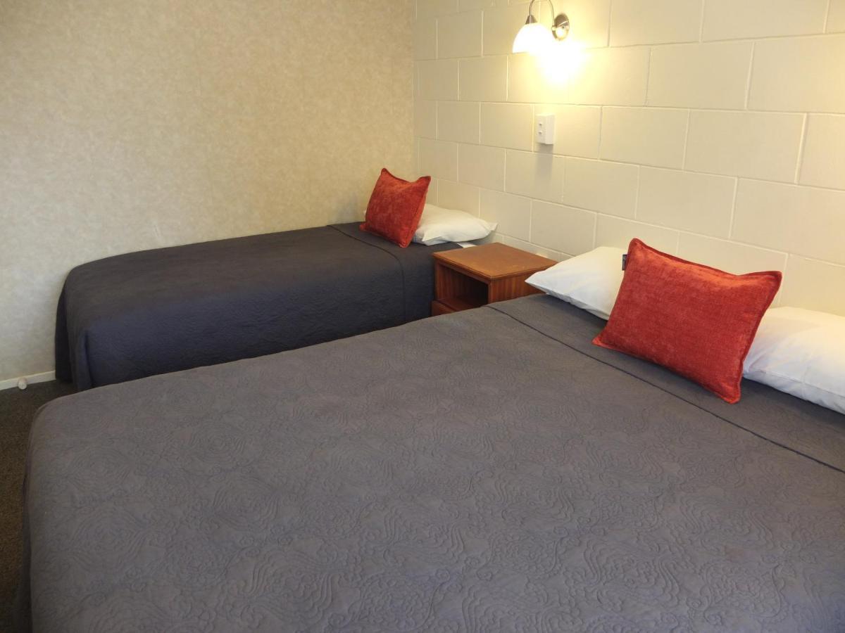 Colonial Court Motel Кембридж Экстерьер фото